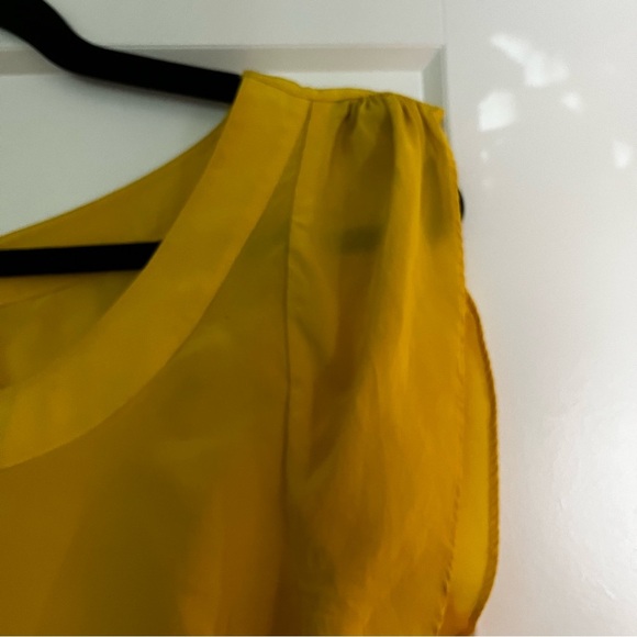 Tibi Yellow Floaty 💯 Silk Blouse - Picture 6 of 6